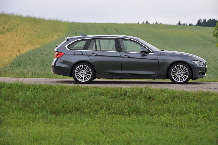  BMW 328i Touring Luxury 2012 года  (фото 134 из 200)